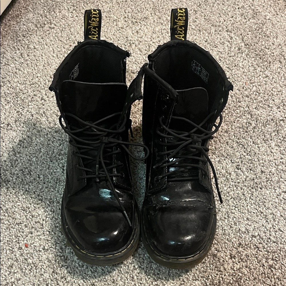 Dr. Martens Delaney patent leather Black Leather Lace-Up Boots size 5